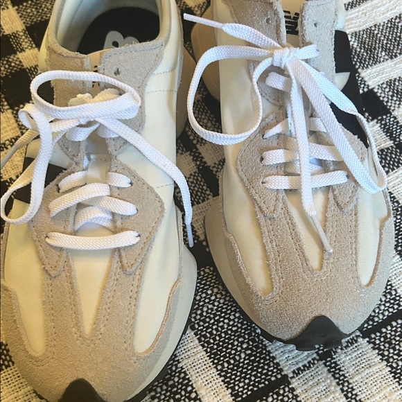 New Balance Women's White and Gray Sneakers - Picture 5 of 5